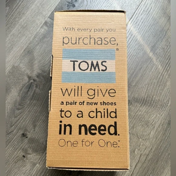 Tom classic flats in a stone washed twill color with original box & goodies - Picture 12 of 13